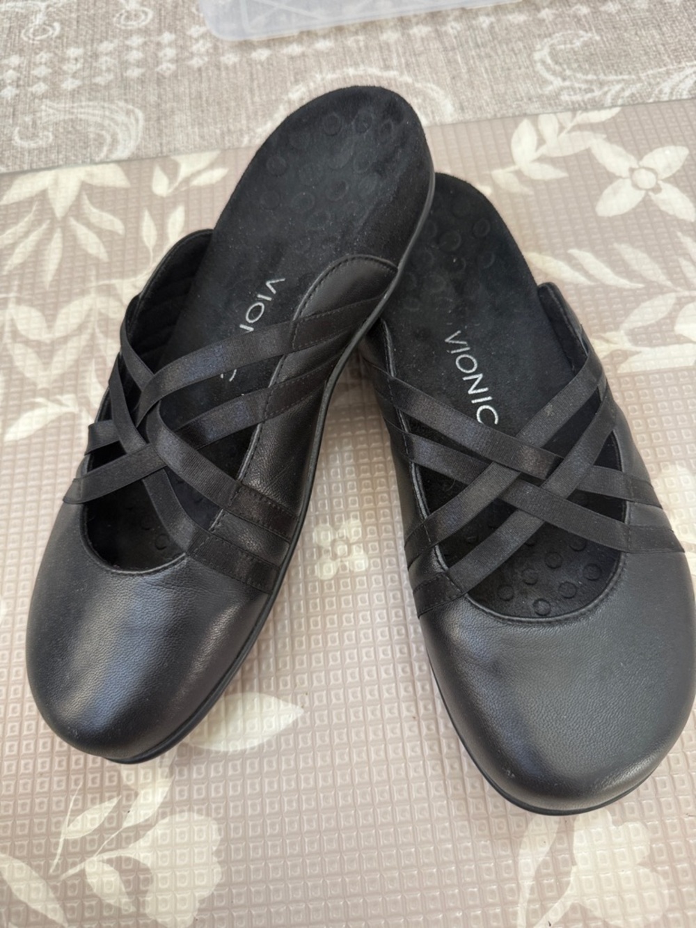 Vionic Black Claire Crisscross Slip-On Flat Slide Mule with Elastic Straps